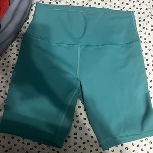 WUNDER TRAIN LULULEMON SHORTS SIZE 10 Women